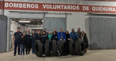 🚒 Nuevas cubiertas para el autobomba de Quenumá