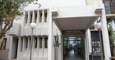 Trenque Lauquen: + Condenan a 5 años y medio de prisión e inhabilitación perpetua para ejercer su profesión al médico Eduardo Fredes, por el delito de abuso sexual con acceso carnal en grado de tentativa +
