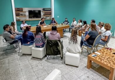 REUNIÓN CON VECINOS Y FAMILIARES POR SEGURIDAD EN CALLE RIVADAVIA