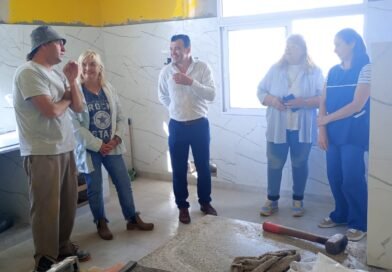 👷‍♂️🏫 EL INTENDENTE RECORRIÓ Y SUPERVISÓ LA REMODELACIÓN DE LA COCINA DEL C.E.C N° 802 DE GUAMINÍ