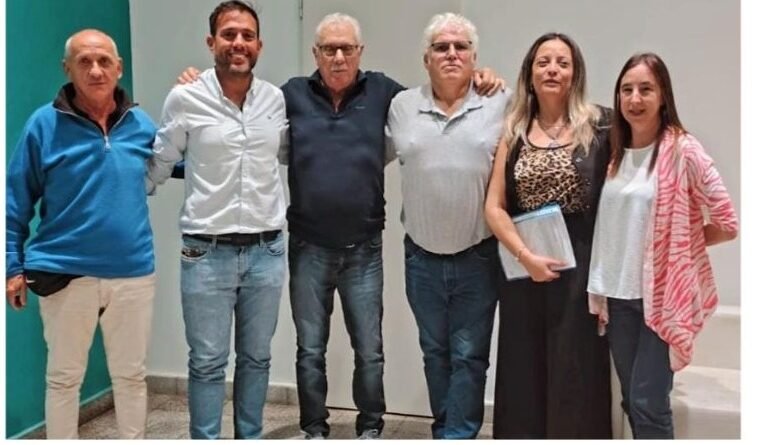 «Reunión por mejoras laborales y salariales en el Municipio de Tres Lomas»