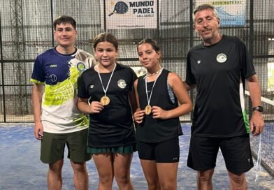 Jóvenes promesas del pádel de Tres Lomas y Salliqueló se destacaron en el Selectivo Nacional de la APA