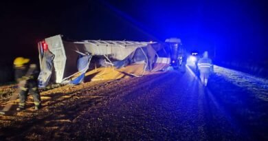 ⚠️ATENCIÓN: VUELCO EN RN 5 KM 399.5, LA RUTA PERMANECE CORTADA DE AMBAS MANOS🚨🌽