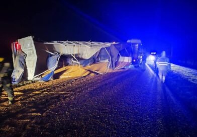⚠️ATENCIÓN: VUELCO EN RN 5 KM 399.5, LA RUTA PERMANECE CORTADA DE AMBAS MANOS🚨🌽