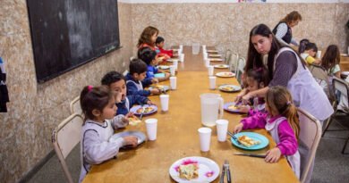 A PESAR DE LA DESERCIÓN DEL GOBIERNO NACIONAL, LA PROVINCIA AUMENTA 30% EL SAE, 25% LOS PROGRAMAS SOCIALES Y DUPLICA ASISTENCIA ALIMENTARIA A MUNICIPIOS