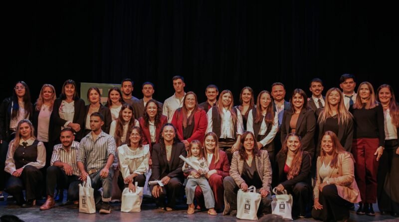 🎓 ¡Más profesionales para el distrito! 🙌