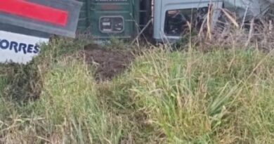 + Un camión frenó para no atropellar a un ciclista y se originó un choque en cadena: ocurrió en la Ruta Nacional nº5, en el límite entre los distritos de Chivilcoy y Suipacha +