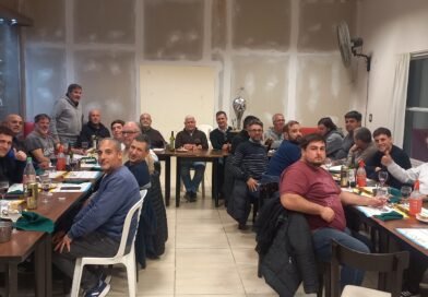 Hay Equipo: Anoche en el Club A. Argentino se hizo entrega del trofeo al ganador del Torneo Apertura Bocha Leiva.
