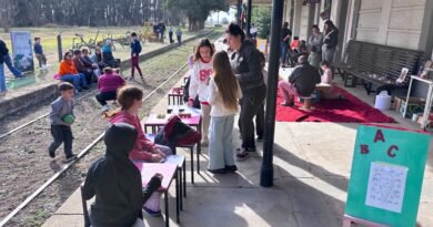 JORNADA LÚDICA Y ARTÍSTICA EN EL ANDÉN DE LA ESTACIÓN