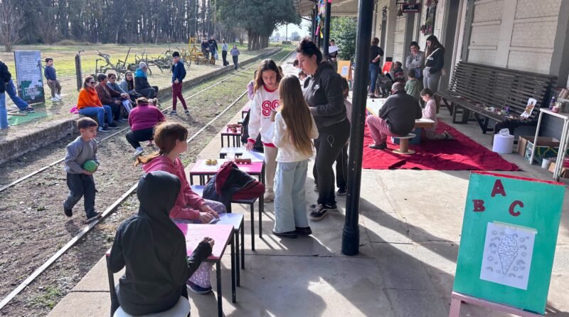 JORNADA LÚDICA Y ARTÍSTICA EN EL ANDÉN DE LA ESTACIÓN