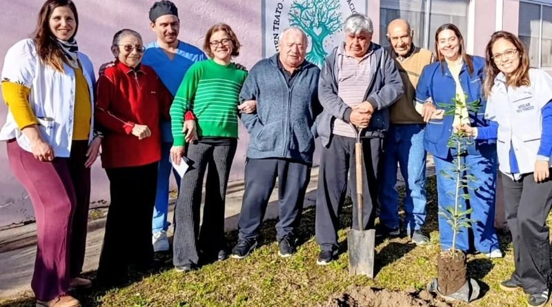 🌿 EL HOGAR MUNICIPAL CONMEMORÓ EL DÍA NACIONAL DE LA ANCIANIDAD