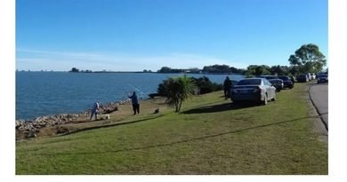 Encontraron muerto a un cuarto pescador tras el naufragio en Laguna del Monte: queda uno desaparecido