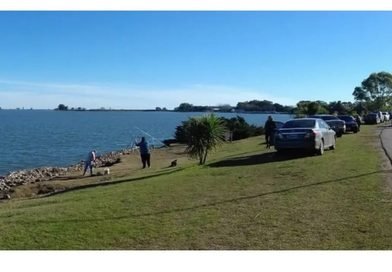 Encontraron muerto a un cuarto pescador tras el naufragio en Laguna del Monte: queda uno desaparecido