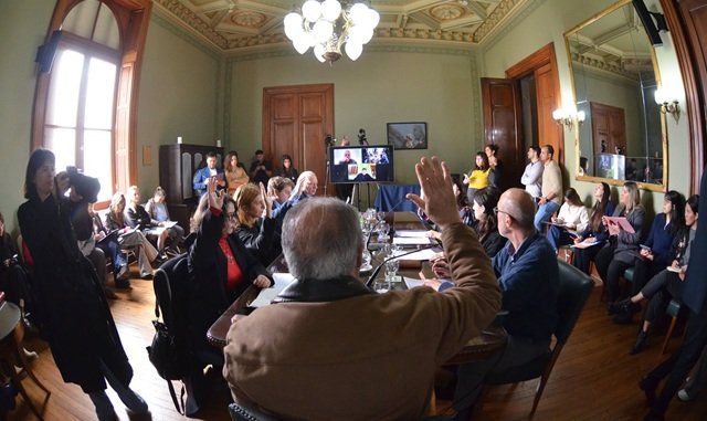 Pausan proyectos de Kicillof: Sistema Integrado de Salud y fábrica estatal de medicamentos