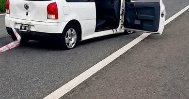 🚨ESCÁNDALO EN ARRECIFES: POLICÍAS BALEARON UN AUTO Y DOS JÓVENES DE PERGAMINO ESTÁN GRAVEMENTE HERIDAS