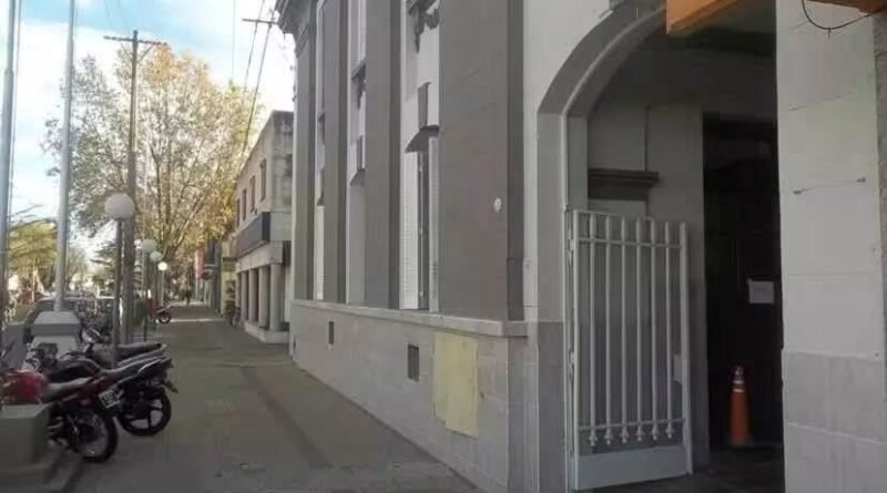 TRENQUE LAUQUEN: UNA MUJER INGRESÓ A LO DE SU EX Y CAUSÓ DESTROZOS