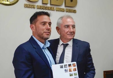 SPINOLO FIRMÓ UN CONVENIO CON LA UNIÓN INDUSTRIAL DE BAHÍA BLANCA PARA EL DESARROLLO PRODUCTIVO LOCAL