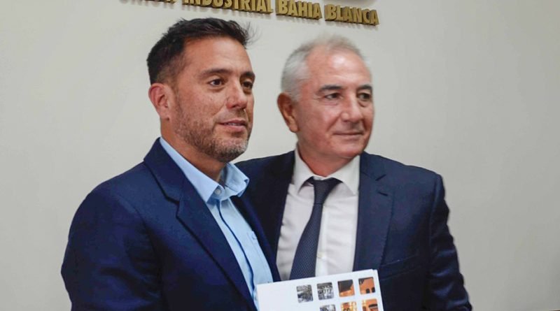 SPINOLO FIRMÓ UN CONVENIO CON LA UNIÓN INDUSTRIAL DE BAHÍA BLANCA PARA EL DESARROLLO PRODUCTIVO LOCAL