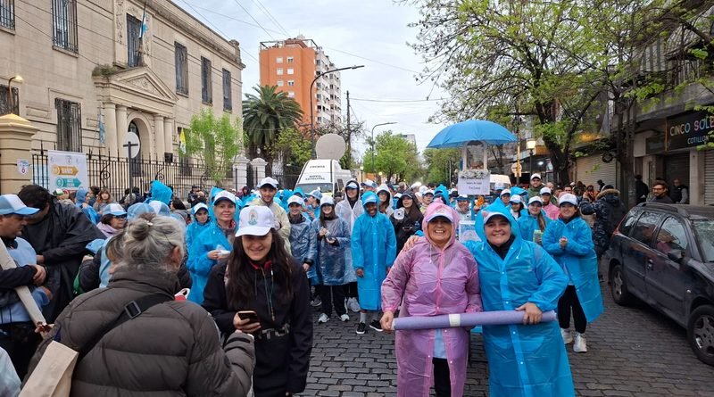 LOS PEREGRINOS AVANZAN RUMBO A LUJÁN BAJO LA LLUVIA 💪🙏