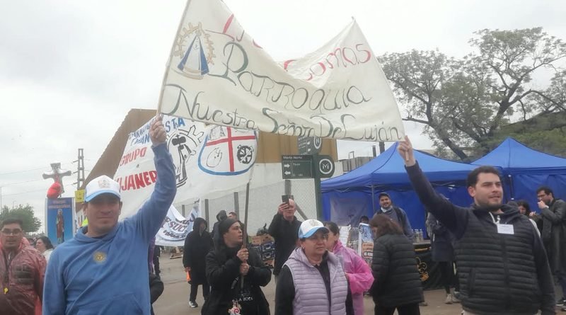 LOS PEREGRINOS CONTINÚAN SU CAMINO RUMBO A LUJÁN 🙏💪